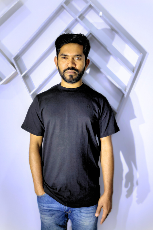 Black Solid T-shirt For Men